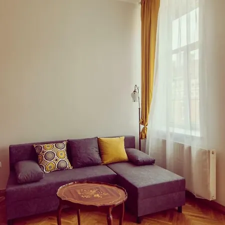 Airy Old Town Appartement